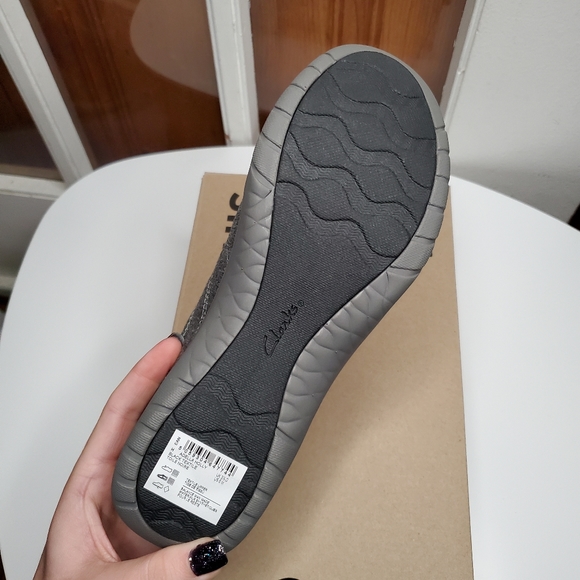 Clarks Adella Holly slip on sneaker gray comfort amputee single left shoe only 6 - Picture 5 of 5